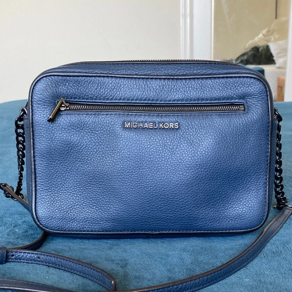 Micheal Kors Jet Set pebbled leather Navy blue Crossbody Bag gun metal hardware